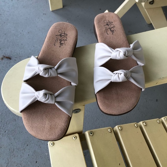 lifestride soft system sandals